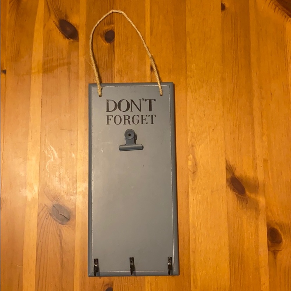 Key/notepad hanger